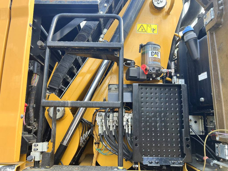 Manipulador de materiales para transporte de basura Cat MH 3022    2015    CE: foto 14