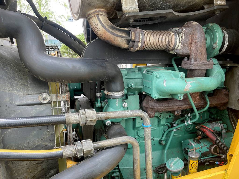 Retroexcavadora Volvo BL71 CE: foto 11