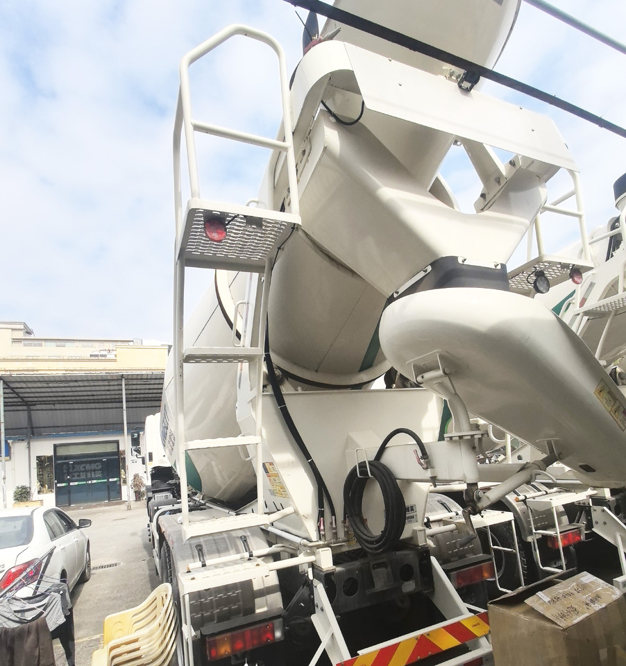 XCMG Official 12 Cubic Used Concrete Mixer Truck G4804B With Good Quality For Sale - Camión hormigonera: foto 4 XCMG Official 12 Cubic Used Concrete Mixer Truck G4804B With Good Quality For Sale - Camión hormigonera: foto 4