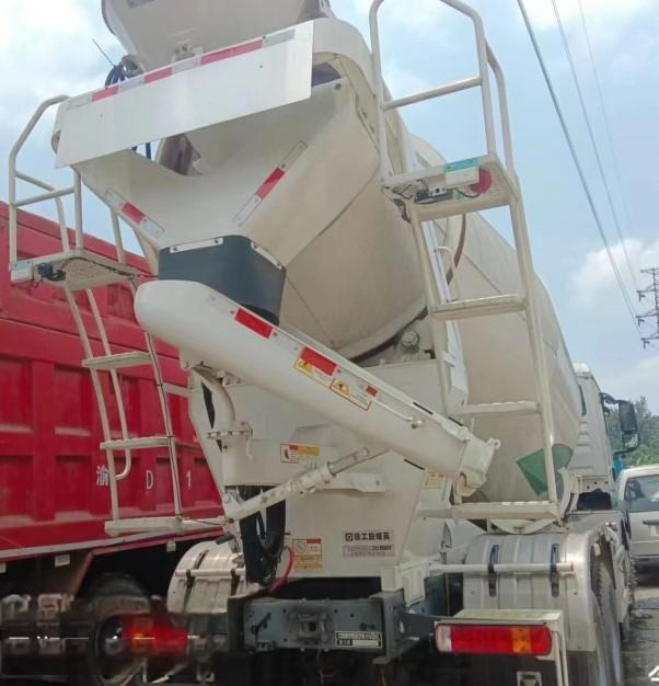 XCMG Official 12m³ Used Truck-mounted Concrete Mixer G4804B Diesel Concrete Mixer Trucks Hot Sale - Camión hormigonera: foto 4 XCMG Official 12m³ Used Truck-mounted Concrete Mixer G4804B Diesel Concrete Mixer Trucks Hot Sale - Camión hormigonera: foto 4