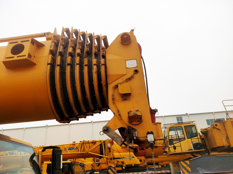 XCMG Official 130t Second Hand All Terrain Mobile Crane XCA130L8C Hydraulic Arm Crane Price List - Grúa todo terreno: foto 5 XCMG Official 130t Second Hand All Terrain Mobile Crane XCA130L8C Hydraulic Arm Crane Price List - Grúa todo terreno: foto 5