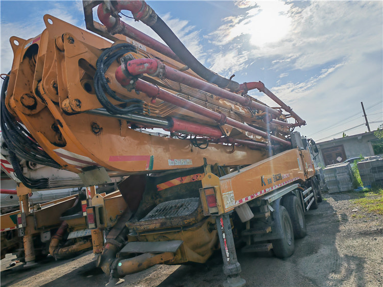 XCMG Official Hb60K 2016 Year Used 56m Truck-Mounted Concrete Pump Truck for Sale - Camión bomba de hormigón: foto 3 XCMG Official Hb60K 2016 Year Used 56m Truck-Mounted Concrete Pump Truck for Sale - Camión bomba de hormigón: foto 3