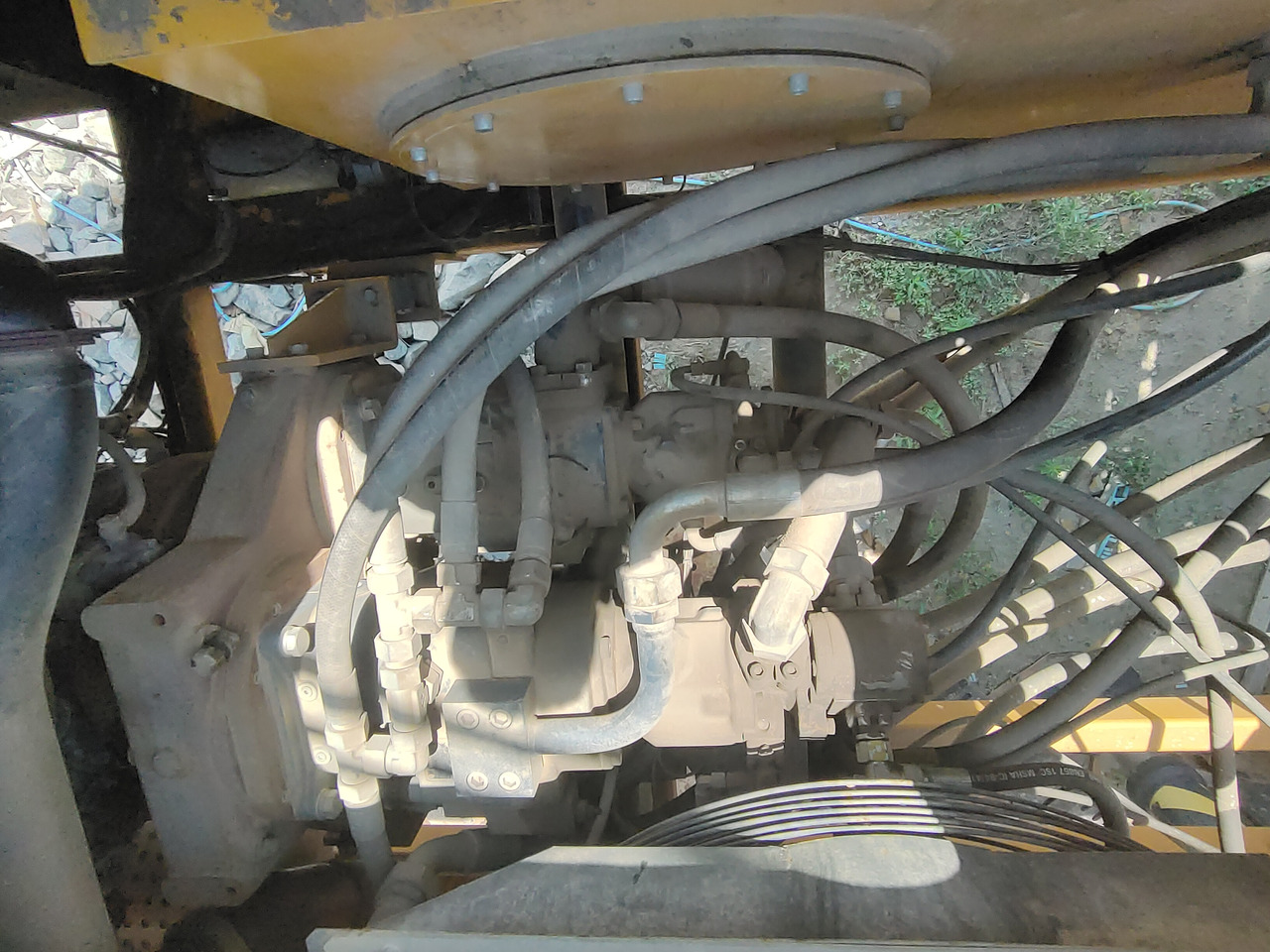 Grúa sobre orugas XCMG Official Hydraulic Lifting Crawler Crane XGC650 650 Used Mobile Crane Price For Sale: foto 8