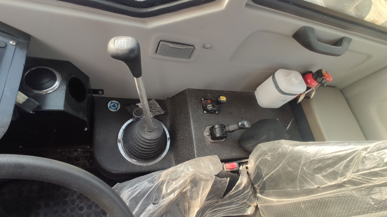 Leasing para  XCMG Official Second Hand 70 Ton 6x4 Dump Truck XDM80 China Tipper Trucks For Sale XCMG Official Second Hand 70 Ton 6x4 Dump Truck XDM80 China Tipper Trucks For Sale: foto 8