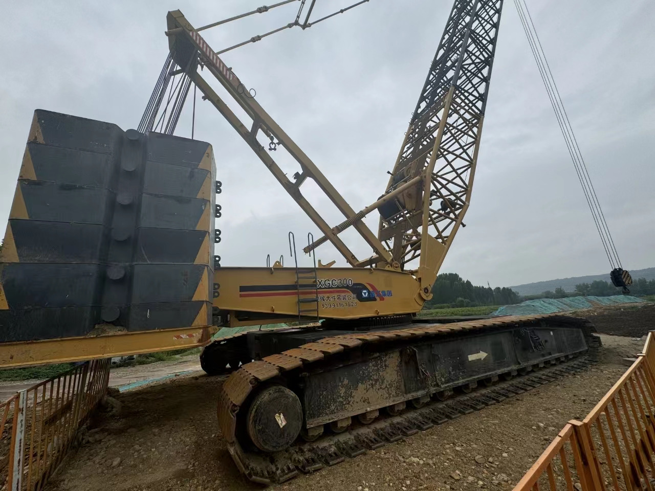 XCMG Official Second Hand Crawler Crane Lifting Equipment Mobile XGC300 300 Ton Crane Price - Grúa sobre orugas: foto 3 XCMG Official Second Hand Crawler Crane Lifting Equipment Mobile XGC300 300 Ton Crane Price - Grúa sobre orugas: foto 3