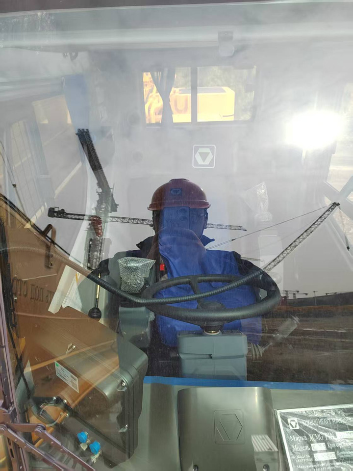 XCMG Official Second Hand Rough Terrain Cranes XCR70_S 70t Truck Crane Price For Sale - Grúa para terrenos difíciles: foto 5 XCMG Official Second Hand Rough Terrain Cranes XCR70_S 70t Truck Crane Price For Sale - Grúa para terrenos difíciles: foto 5