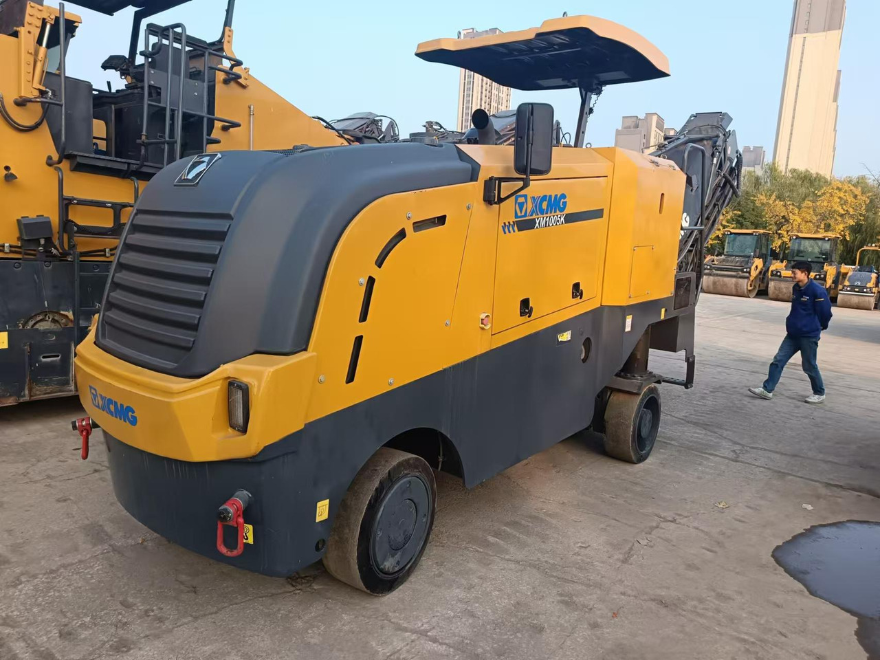 XCMG Official Used Road Asphalt Milling Machine XM1005K Asphalt Cold Planer Machine Price For Sale - Fresadora en frío: foto 2 XCMG Official Used Road Asphalt Milling Machine XM1005K Asphalt Cold Planer Machine Price For Sale - Fresadora en frío: foto 2