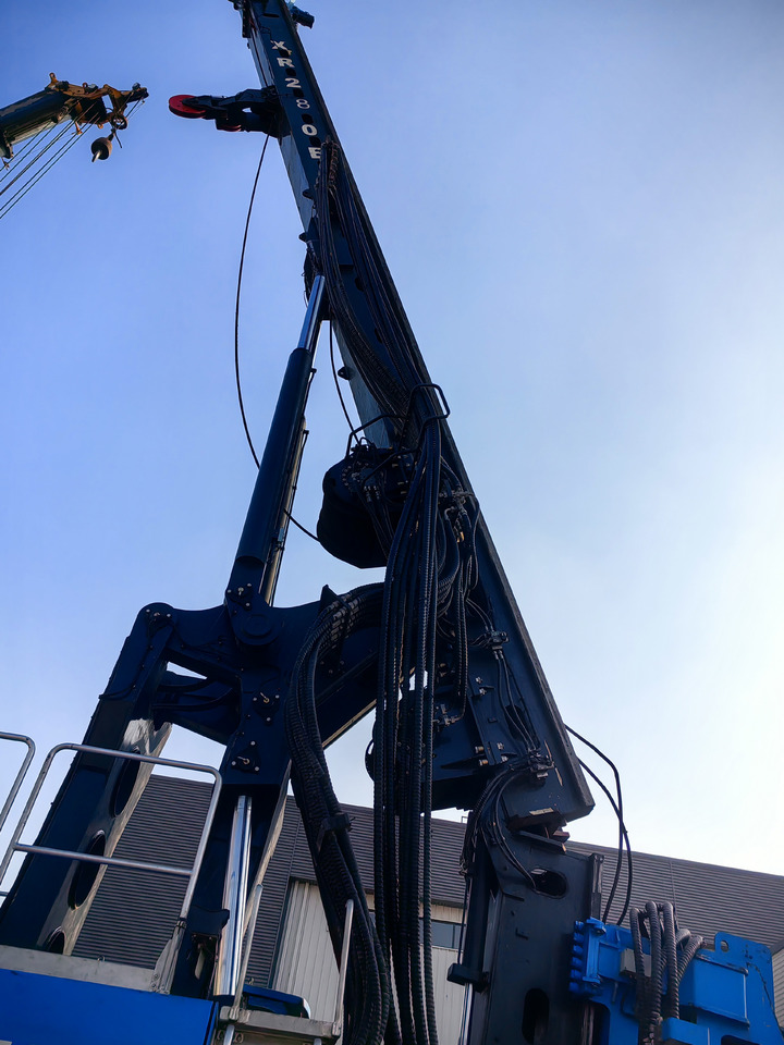 XCMG Official Used rotary drilling rig XR240E 80m Hydraulic Piling Rig Machine For Sale - Perforadora: foto 5 XCMG Official Used rotary drilling rig XR240E 80m Hydraulic Piling Rig Machine For Sale - Perforadora: foto 5