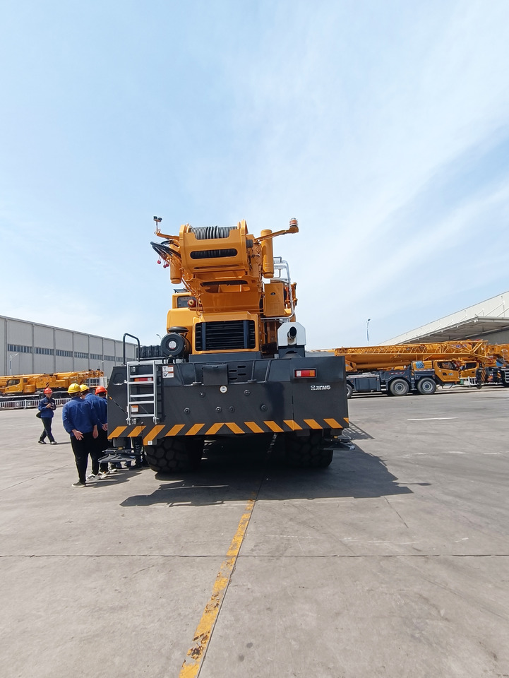 XCMG Official XCR150 Used Rough Terrain Mobile Crane 150 Ton Truck Crane Price - Grúa para terrenos difíciles: foto 4 XCMG Official XCR150 Used Rough Terrain Mobile Crane 150 Ton Truck Crane Price - Grúa para terrenos difíciles: foto 4