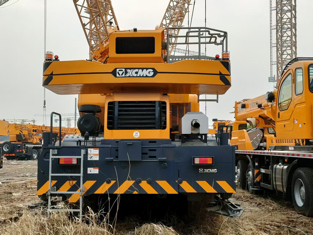 XCMG Popular Used Rough Terrain Crane XCR55L5_S 55T Hydrauli Crane Low Price - Grúa para terrenos difíciles: foto 4 XCMG Popular Used Rough Terrain Crane XCR55L5_S 55T Hydrauli Crane Low Price - Grúa para terrenos difíciles: foto 4