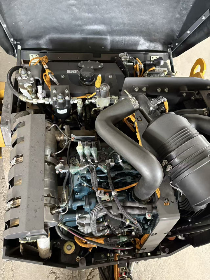 Mini compactadora XCMG XD140VT 4ton small Light Diesel Vibratory Road Roller: foto 9