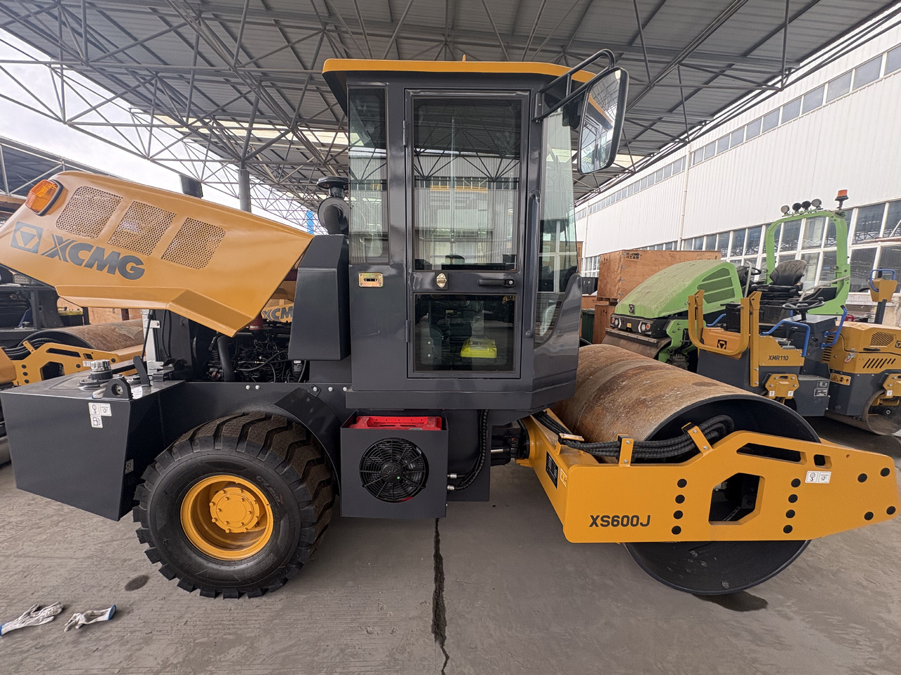 XCMG XS600J 6 ton small single drum Vibratory road Roller - Apisonadora de asfalto: foto 3 XCMG XS600J 6 ton small single drum Vibratory road Roller - Apisonadora de asfalto: foto 3