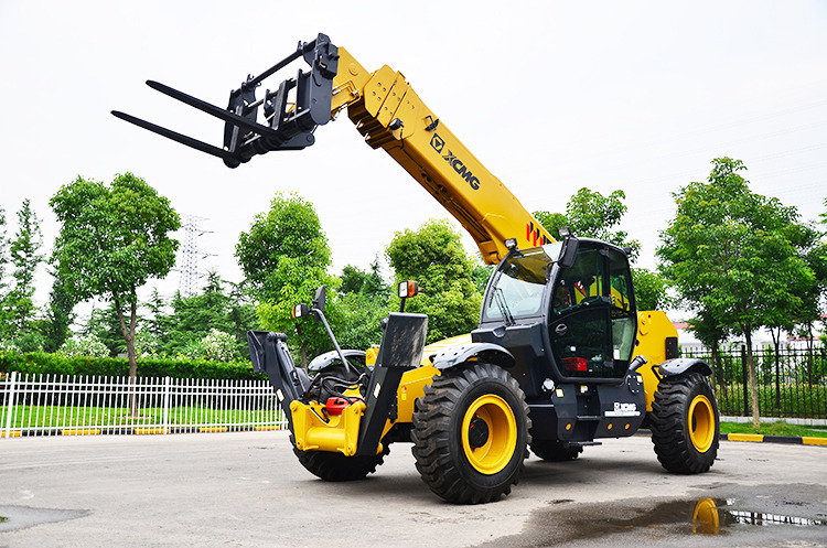 Manipulador telescópico XCMG XTF1256K 5.4ton used diesel forklift loader telehandler for sale: foto 8 Manipulador telescópico XCMG XTF1256K 5.4ton used diesel forklift loader telehandler for sale: foto 8