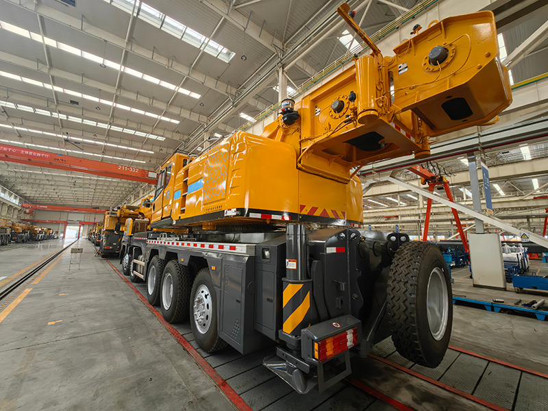 XCMG used XCT110 110ton telescopic boom truck crane mobile for sale - Grúa: foto 2 XCMG used XCT110 110ton telescopic boom truck crane mobile for sale - Grúa: foto 2
