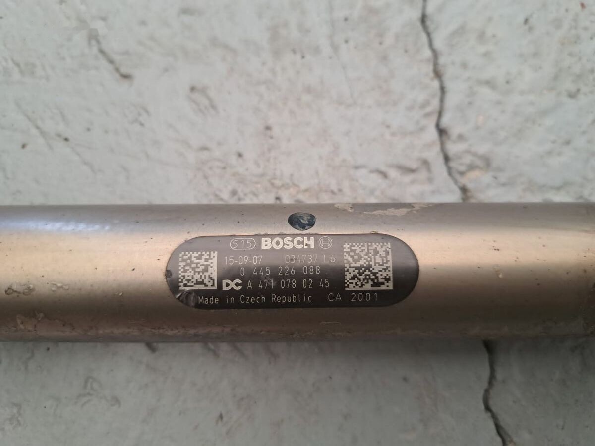 Commonrail pressure pipe Mercedes-Benz ACTROS MP4 A4710780245 Mercedes-Benz ACTROS MP4 truck - Sistema de combustible para Camión: foto 4 Commonrail pressure pipe Mercedes-Benz ACTROS MP4 A4710780245 Mercedes-Benz ACTROS MP4 truck - Sistema de combustible para Camión: foto 4