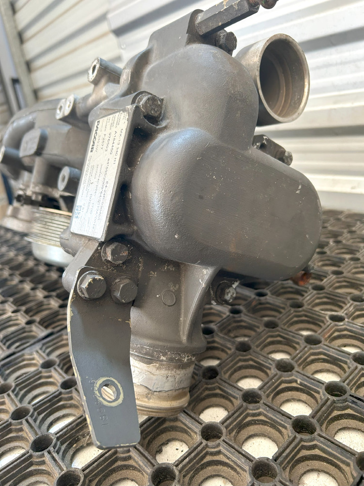 DAF COOLANT PUMP DAF XF 106 - Bomba de refrigerante: foto 4 DAF COOLANT PUMP DAF XF 106 - Bomba de refrigerante: foto 4