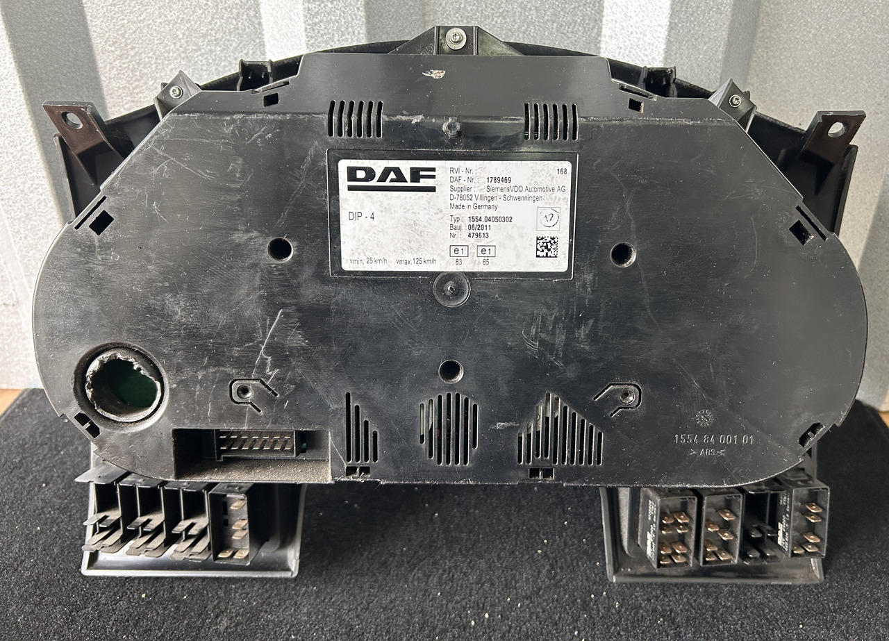 DAF COUNTER DAF XF 105 1789469 - Salpicadero: foto 4 DAF COUNTER DAF XF 105 1789469 - Salpicadero: foto 4