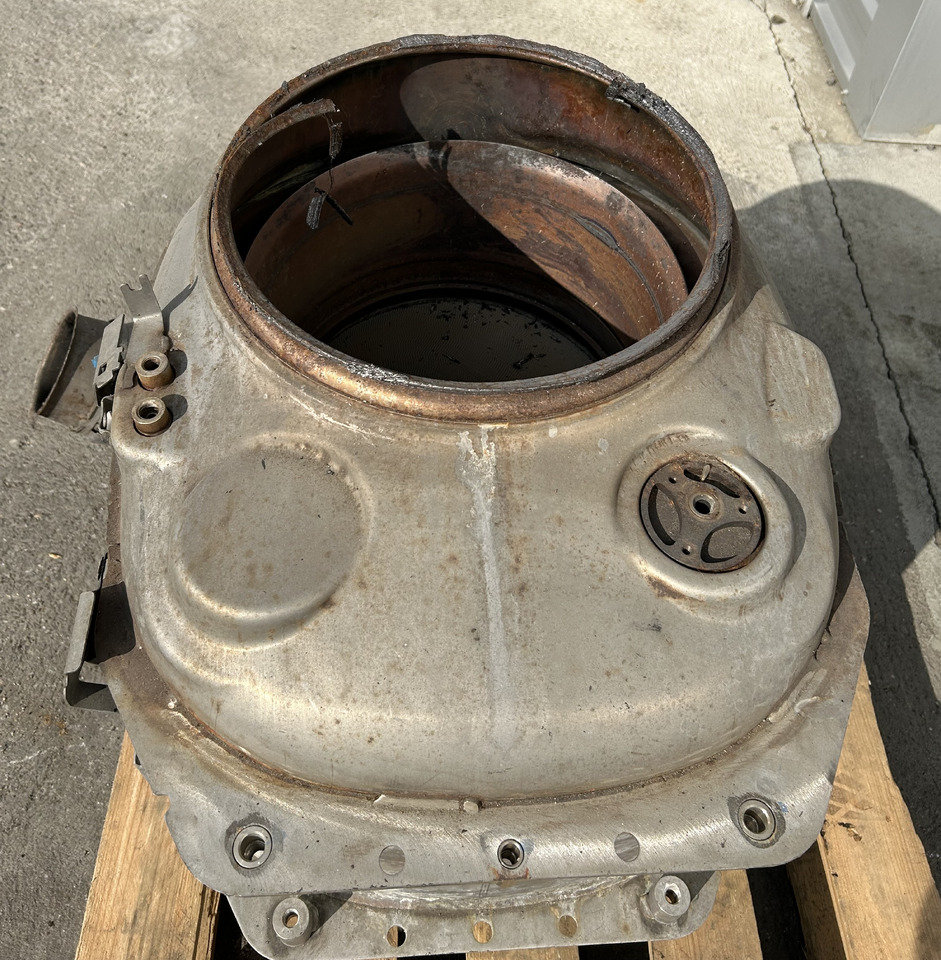 DAF DPF CATALYTIC CONVERTER DAF XF 106 - Convertidor catalítico: foto 2 DAF DPF CATALYTIC CONVERTER DAF XF 106 - Convertidor catalítico: foto 2