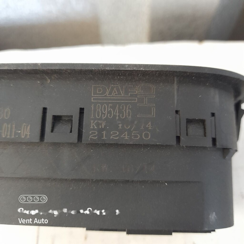 DAF XF 106 1895436 DAF 1895436 truck - Salpicadero para Camión: foto 2 DAF XF 106 1895436 DAF 1895436 truck - Salpicadero para Camión: foto 2