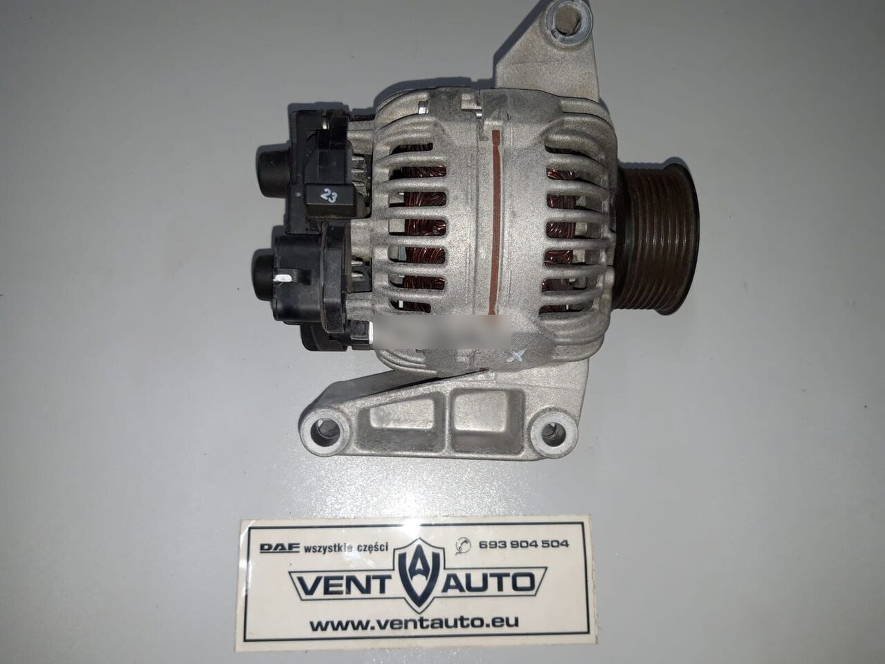 DAF XF 106 1976289 DAF XF 106 - Alternador para Camión: foto 1 DAF XF 106 1976289 DAF XF 106 - Alternador para Camión: foto 1