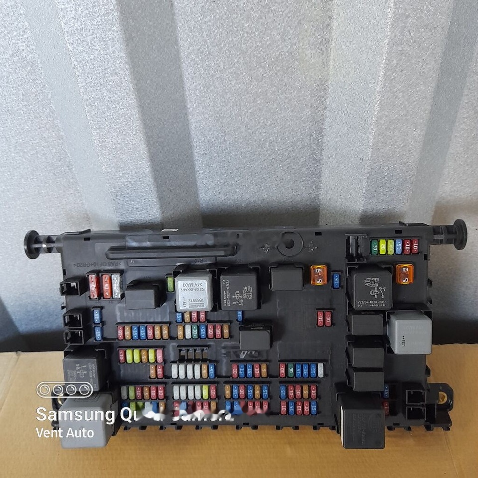 DAF XF 106 2150895 DAF 2150895 truck - Fusible para Camión: foto 1 DAF XF 106 2150895 DAF 2150895 truck - Fusible para Camión: foto 1