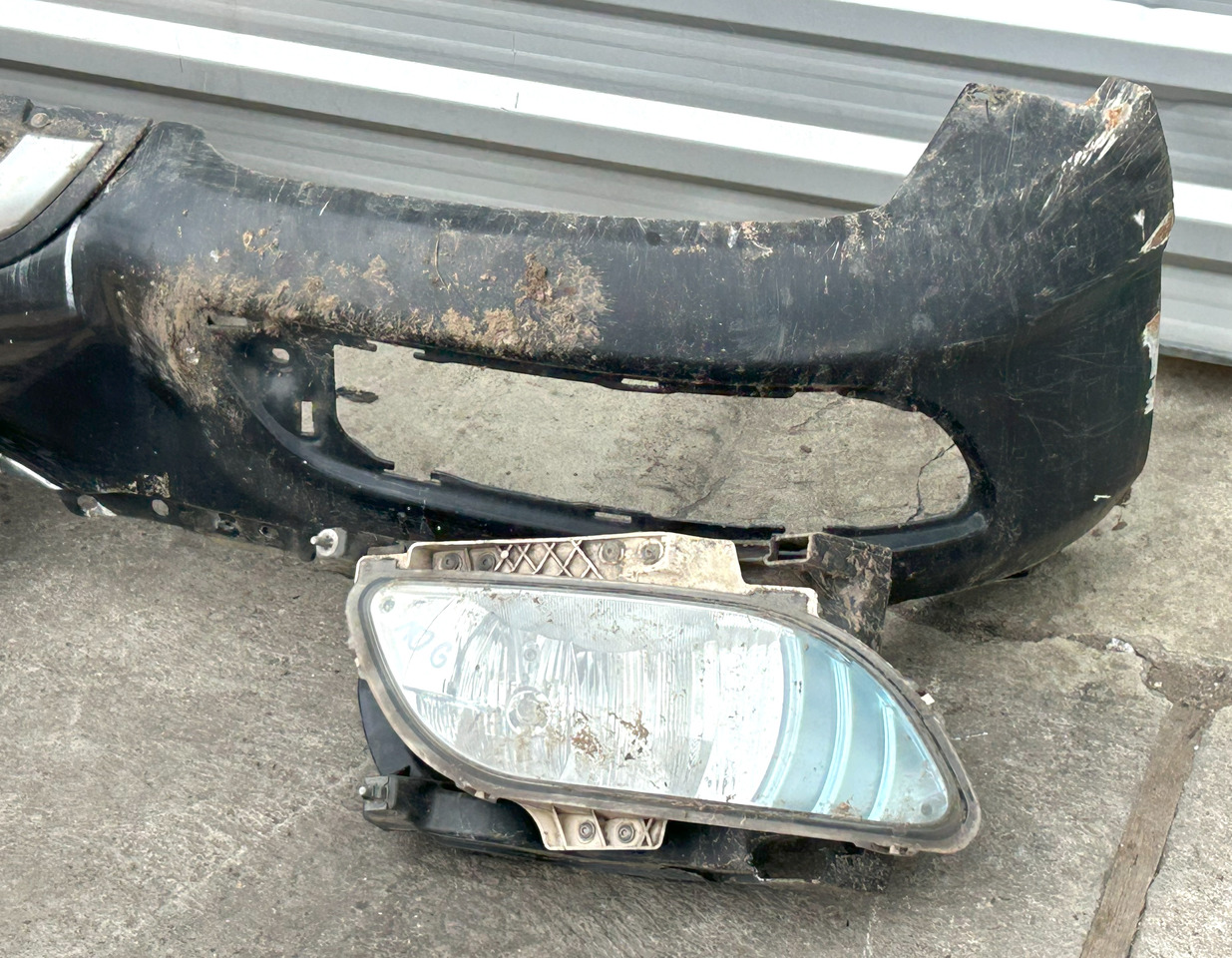 DAF XF 106 480 FRONT BUMPER WITH HALOGENS - Parachoques: foto 4 DAF XF 106 480 FRONT BUMPER WITH HALOGENS - Parachoques: foto 4