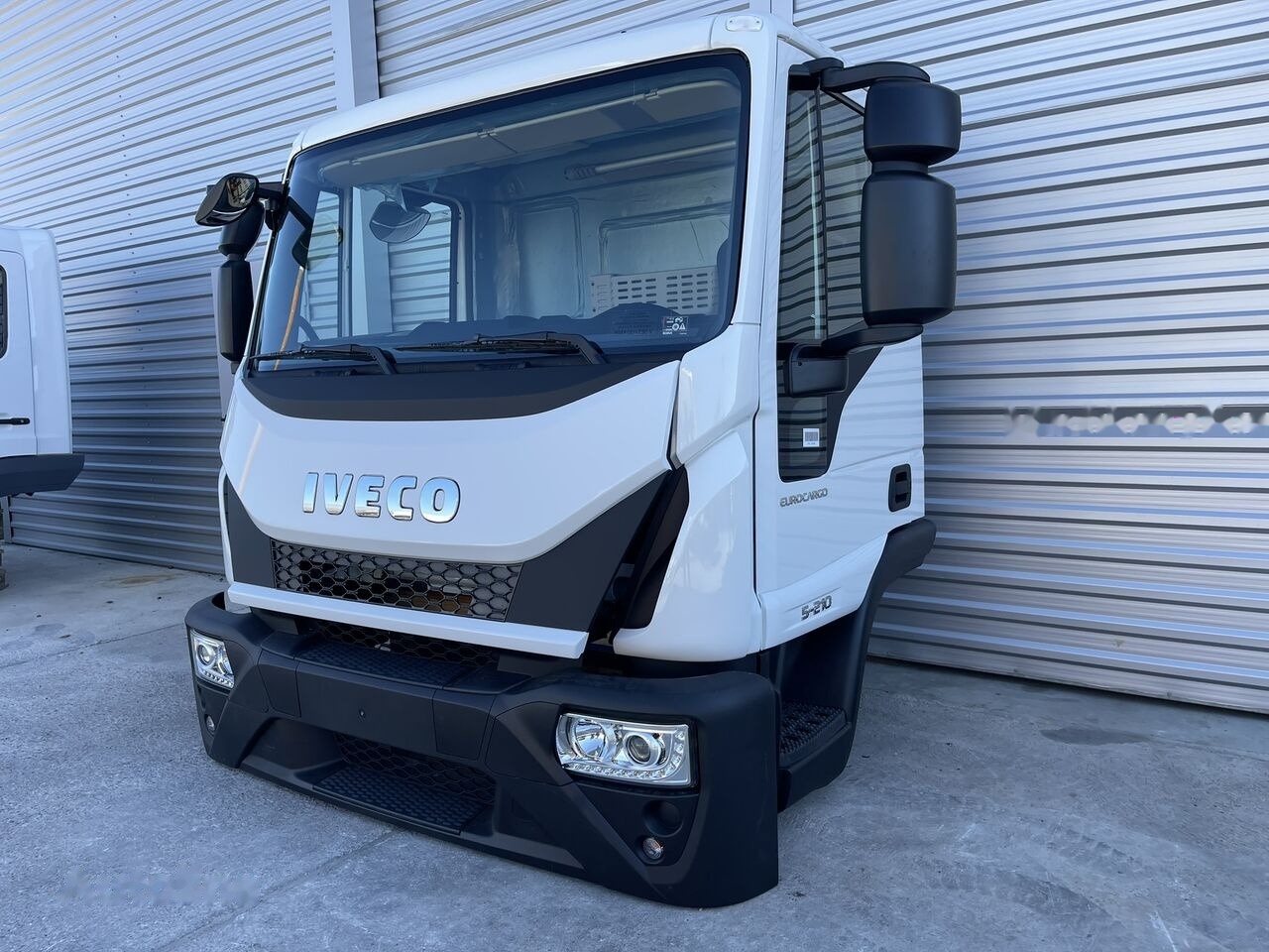 IVECO Eurocargo 75,120,150 for IVECO Eurocargo DAY cabine Fahrerhaus Cab - Cabina para Coche: foto 1 IVECO Eurocargo 75,120,150 for IVECO Eurocargo DAY cabine Fahrerhaus Cab - Cabina para Coche: foto 1