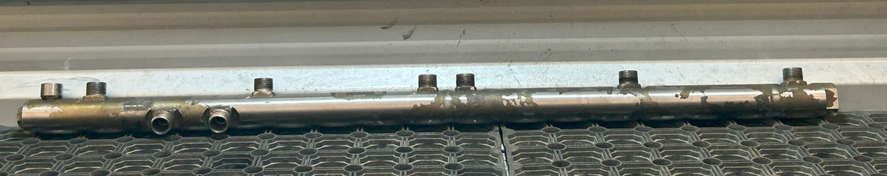 MERCEDES-BENZ Commonrail pressure pipe ACTROS MP4 - Sistema de combustible para Camión: foto 1 MERCEDES-BENZ Commonrail pressure pipe ACTROS MP4 - Sistema de combustible para Camión: foto 1