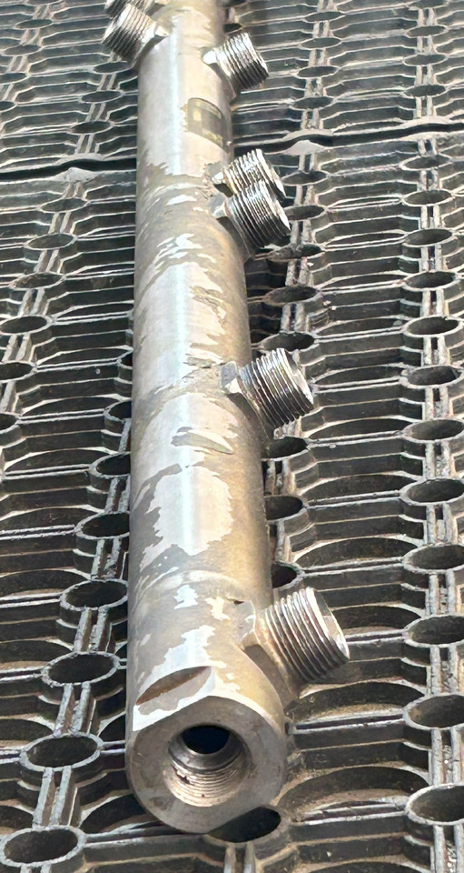 MERCEDES-BENZ Commonrail pressure pipe ACTROS MP4 - Sistema de combustible para Camión: foto 5 MERCEDES-BENZ Commonrail pressure pipe ACTROS MP4 - Sistema de combustible para Camión: foto 5