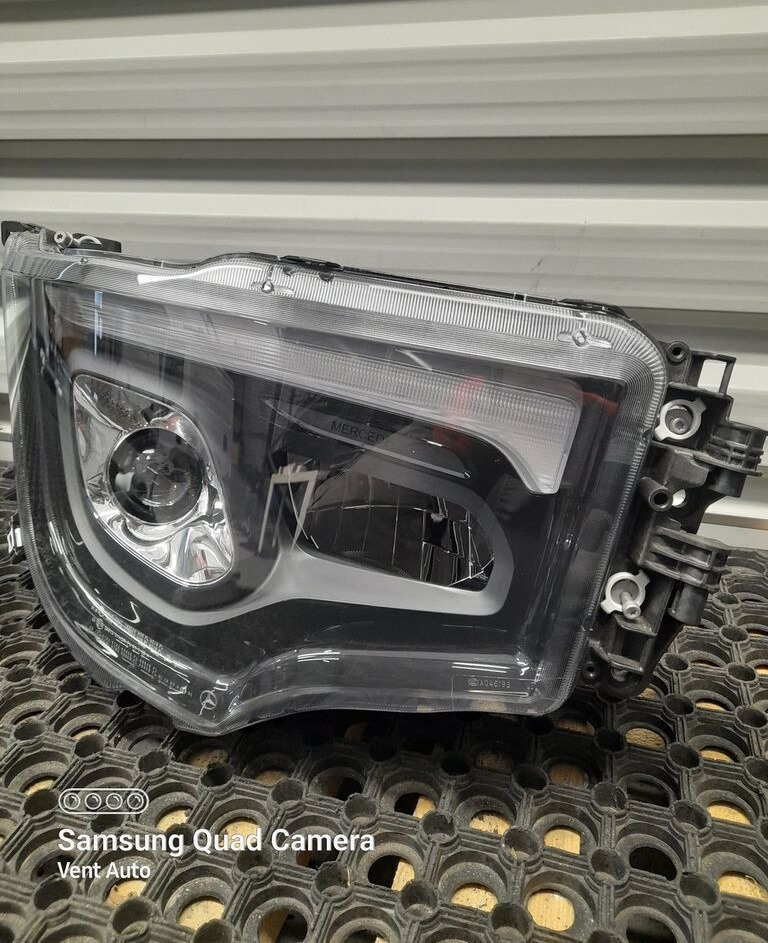 Mercedes-Benz A9618203159 Mercedes-Benz ACTROS MP4 MP5 truck - Faro delantero para Camión: foto 1 Mercedes-Benz A9618203159 Mercedes-Benz ACTROS MP4 MP5 truck - Faro delantero para Camión: foto 1