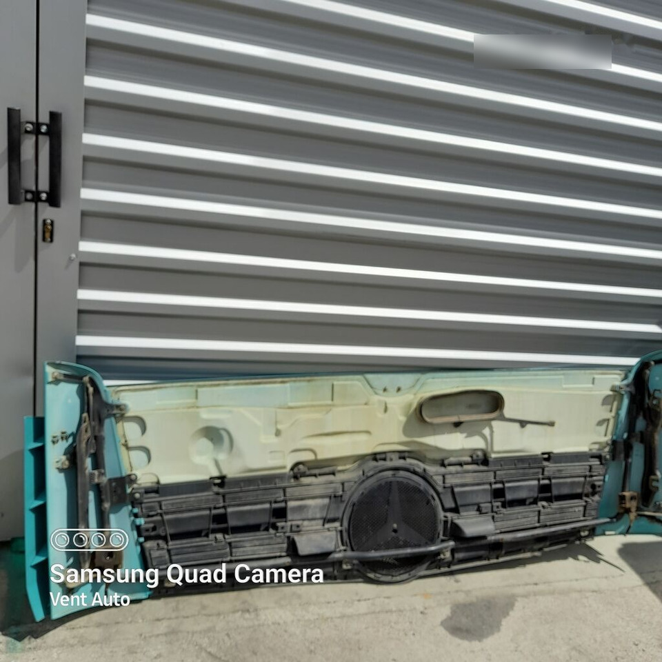 Mercedes-Benz ACTROS MP4 A9607500309 Mercedes-Benz A9607500309 - Capota para Camión: foto 4 Mercedes-Benz ACTROS MP4 A9607500309 Mercedes-Benz A9607500309 - Capota para Camión: foto 4