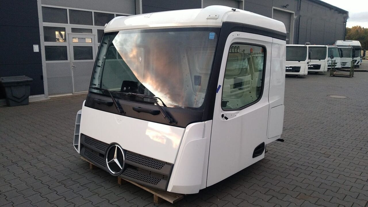 Mercedes-Benz Arocs 8x8 8x6 4x4 6x6 6x4 M Classic Space 320mm Mercedes-Benz AROCS Arocs 8x8 8x6 4x4 6x6 6x4 M Classic Space 320mm truck - Cabina para Camión: foto 2 Mercedes-Benz Arocs 8x8 8x6 4x4 6x6 6x4 M Classic Space 320mm Mercedes-Benz AROCS Arocs 8x8 8x6 4x4 6x6 6x4 M Classic Space 320mm truck - Cabina para Camión: foto 2