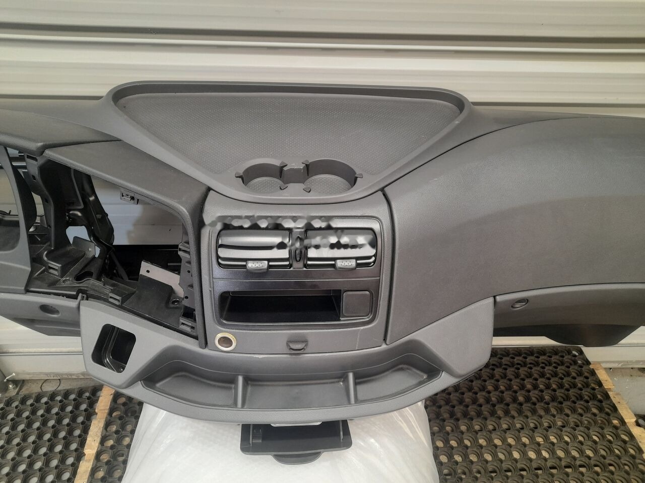 Mercedes-Benz MERCEDES ATEGO 2023 - Salpicadero para Camión: foto 2 Mercedes-Benz MERCEDES ATEGO 2023 - Salpicadero para Camión: foto 2