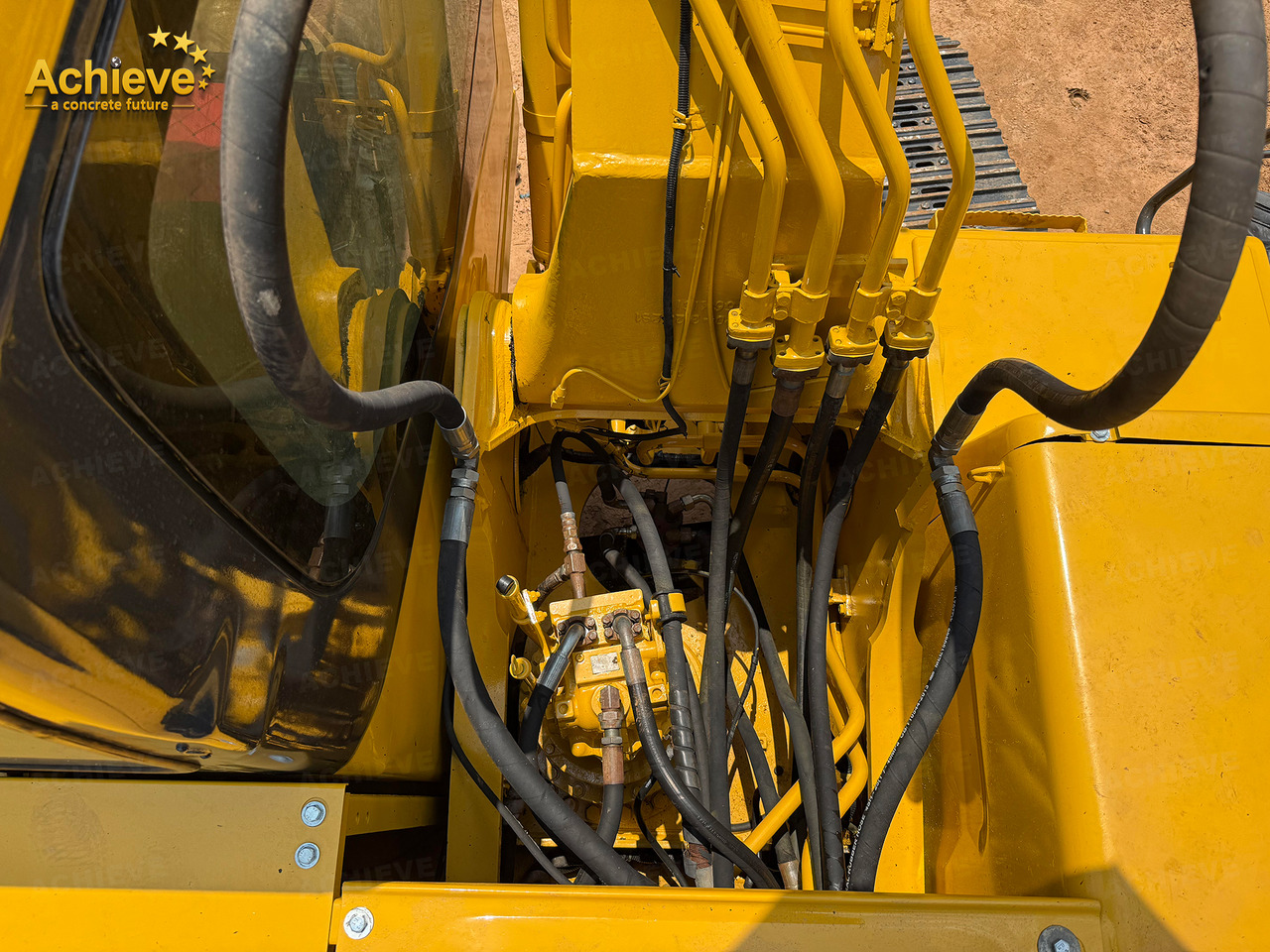 Excavadora de cadenas Komatsu PC220-8  1m³ 22tons SAA6D107E-1 110KW 400L【ACHIEVE】 TOP CONDITION!!!: foto 25