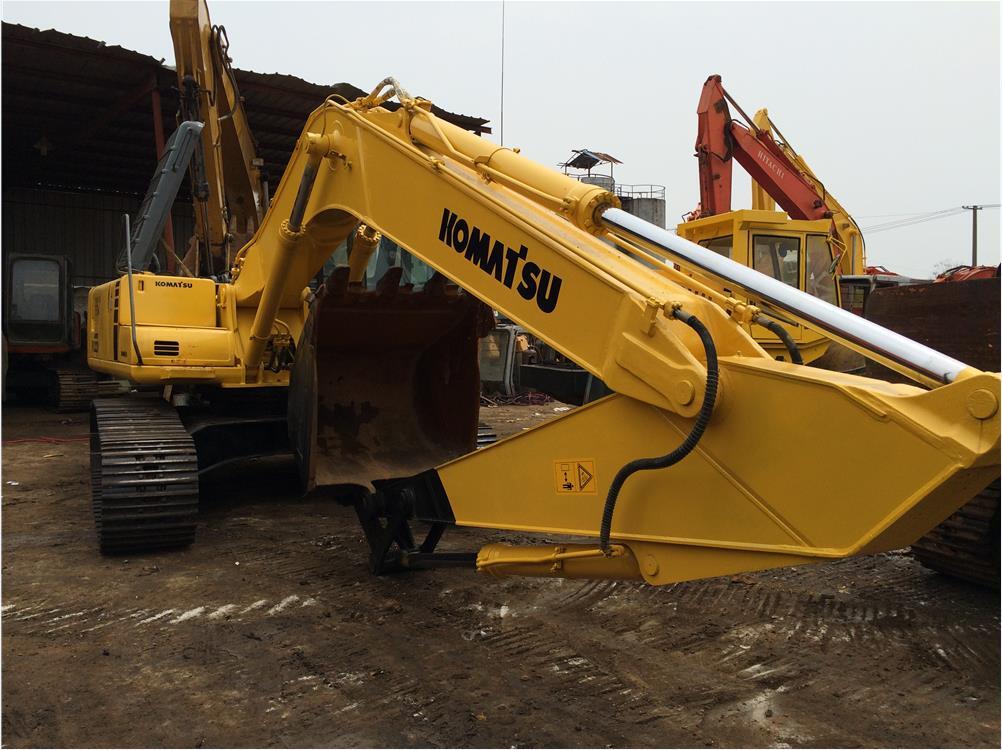 KOMATSU hydraulic excavator 22 ton excavator Komatsu PC220-6, PC220-7, PC220-8 - Excavadora de cadenas: foto 4 KOMATSU hydraulic excavator 22 ton excavator Komatsu PC220-6, PC220-7, PC220-8 - Excavadora de cadenas: foto 4