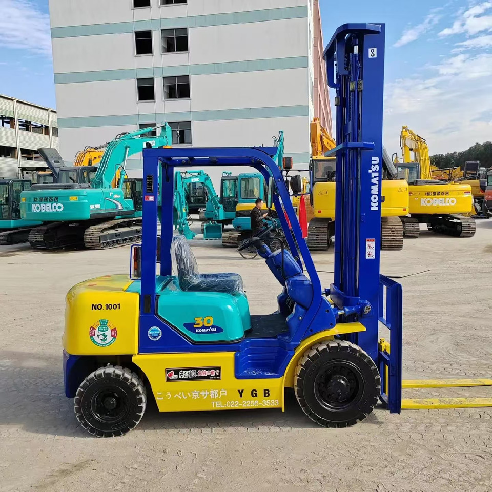 Komatsu 3 ton Diesel Forklift FD30 with Double High Mast - Carretilla elevadora diésel: foto 5 Komatsu 3 ton Diesel Forklift FD30 with Double High Mast - Carretilla elevadora diésel: foto 5