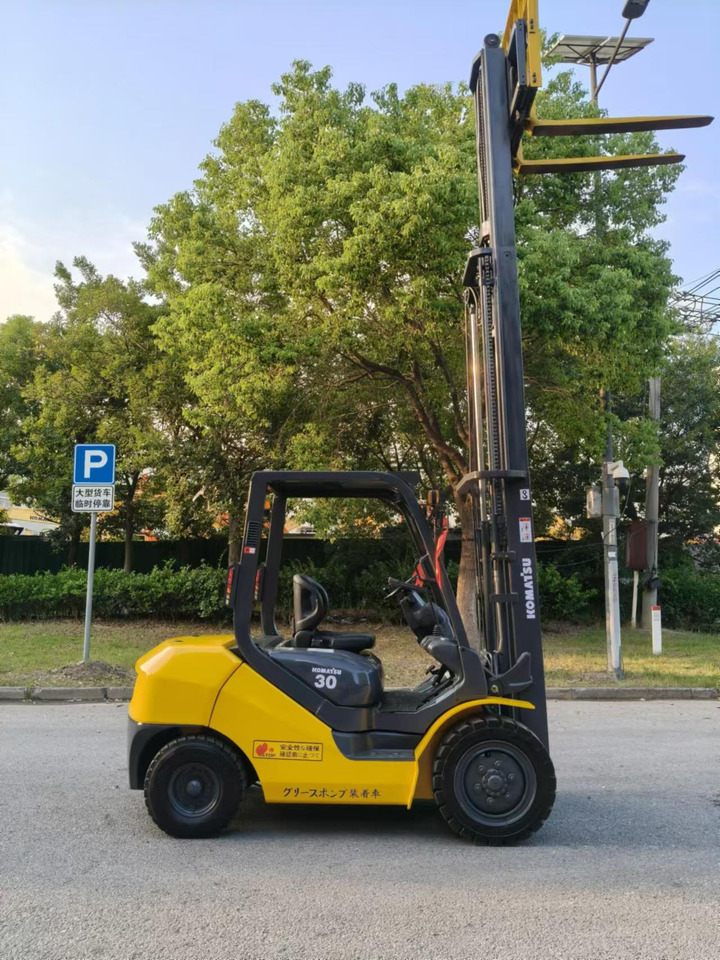 Komatsu Forklift 3 ton Capacity FD30-15, FD30-16, FD30-17 - Carretilla elevadora diésel: foto 1 Komatsu Forklift 3 ton Capacity FD30-15, FD30-16, FD30-17 - Carretilla elevadora diésel: foto 1