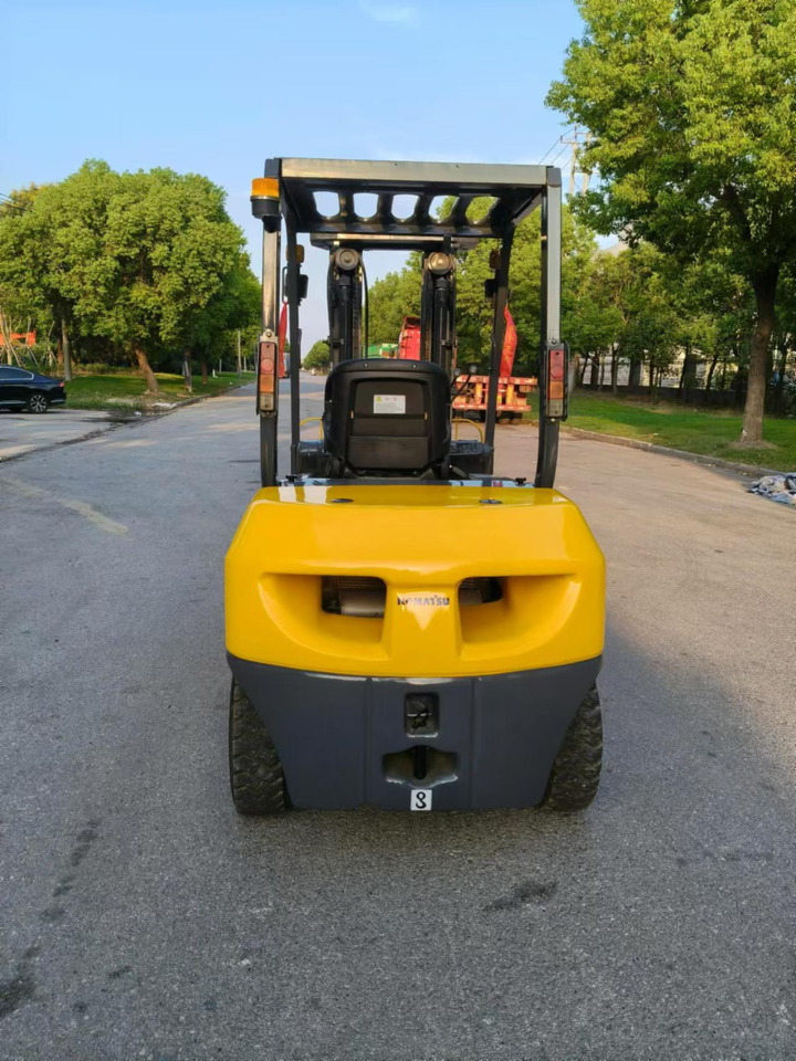 Komatsu Forklift 3 ton Capacity FD30-15, FD30-16, FD30-17 - Carretilla elevadora diésel: foto 5 Komatsu Forklift 3 ton Capacity FD30-15, FD30-16, FD30-17 - Carretilla elevadora diésel: foto 5