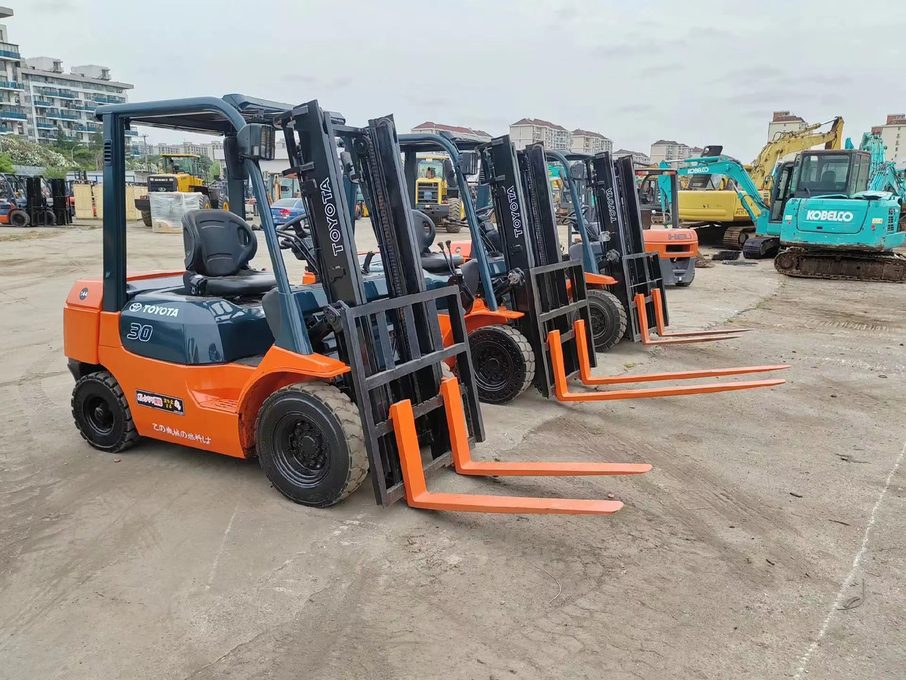 Toyota 3 ton Forklift FD30 with Free Lift, Side Shifter, Clamp - Carretilla elevadora diésel: foto 3 Toyota 3 ton Forklift FD30 with Free Lift, Side Shifter, Clamp - Carretilla elevadora diésel: foto 3