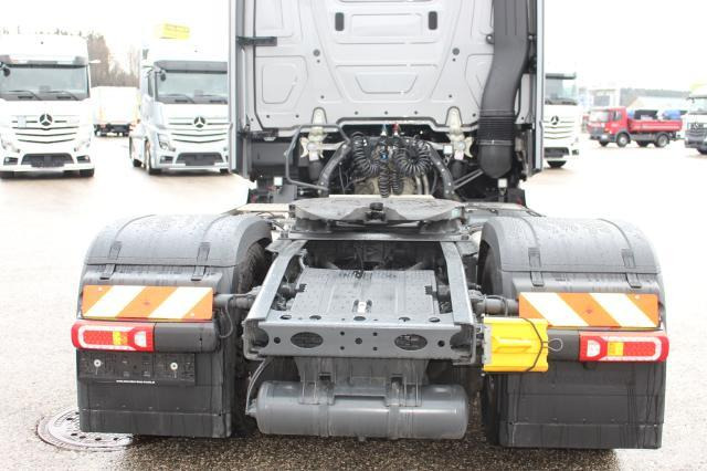 Mercedes-Benz Actros 1853 LS - Cabeza tractora: foto 4 Mercedes-Benz Actros 1853 LS - Cabeza tractora: foto 4