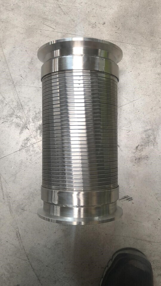 O&K RH90 Exhaust pipe 3686845 4024625 541-5498 - Tubo de escape para Maquinaria de construcción: foto 1 O&K RH90 Exhaust pipe 3686845 4024625 541-5498 - Tubo de escape para Maquinaria de construcción: foto 1