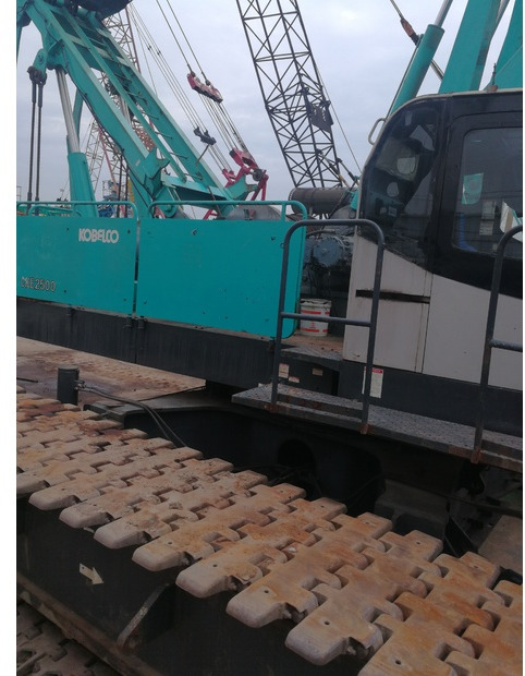 Grúa sobre orugas 2012 KOBELCO CKE2500: foto 13