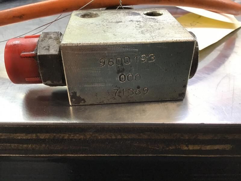 Liebherr Block - Válvula: foto 2 Liebherr Block - Válvula: foto 2