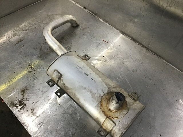 Liebherr Exhaust Silencer - Silenciador: foto 3 Liebherr Exhaust Silencer - Silenciador: foto 3