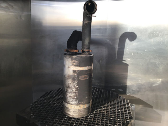 Liebherr Exhaust Silencer - Silenciador: foto 1 Liebherr Exhaust Silencer - Silenciador: foto 1