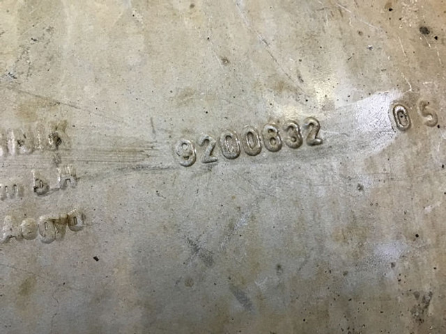Liebherr Exhaust Silencer - Silenciador: foto 4 Liebherr Exhaust Silencer - Silenciador: foto 4