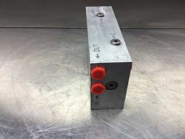 Motor y piezas Liebherr Filter Bracket: foto 11