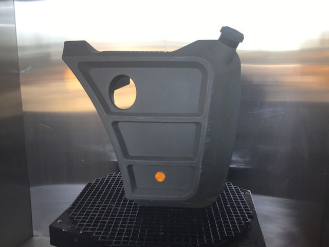 Liebherr Fuel Tank - Depósito de combustible: foto 1 Liebherr Fuel Tank - Depósito de combustible: foto 1