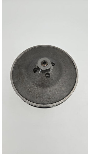 Liebherr New, aftermarket water pump 9077687 - Bomba de refrigerante: foto 2 Liebherr New, aftermarket water pump 9077687 - Bomba de refrigerante: foto 2