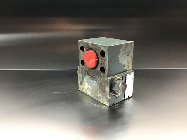 Liebherr Non-Return Valve - Motor y piezas: foto 1 Liebherr Non-Return Valve - Motor y piezas: foto 1
